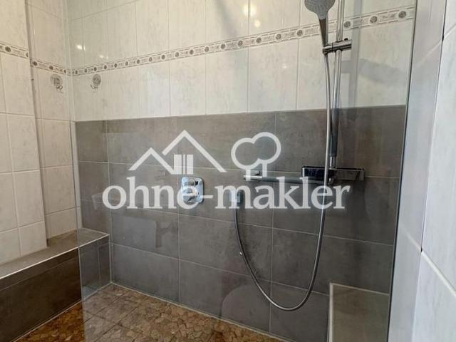 2 Zimmer Wohnung, Balkon, Küche, Bad, HWR, Keller, nahe Südbahnhof