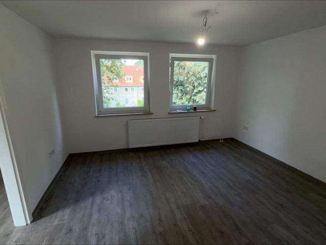 2 Zimmer Wohnung frisch renoviert