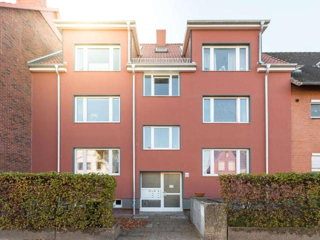 2 Zimmer Wohnung Hochparterre mit Balkon in Bremerhaven Lehe!
