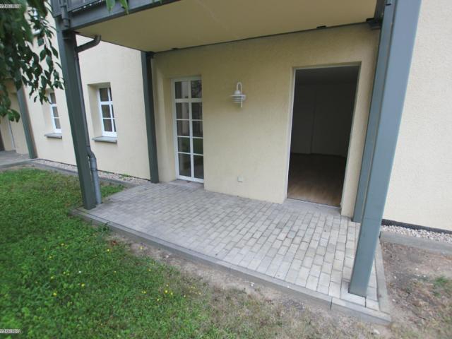 2 Zimmer Wohnung im Ostviertel: Offenes Wohnen mit Terrasse und Aufzug!