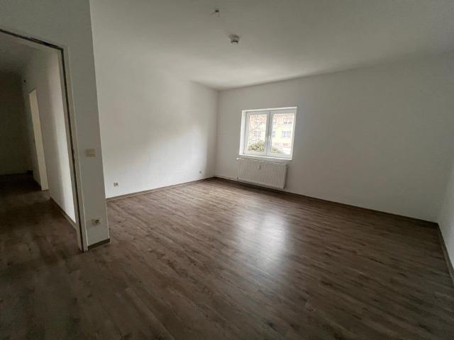 2 Zimmer Wohnung im EG frei!