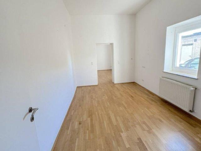 2 Zimmer Wohnung im Erdgeschoss direkt am Hauptplatz!