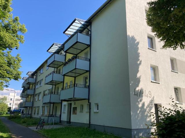 2 Zimmer Wohnung im Erdgeschoss in Frankfurt Unterliederbach mit Balkon