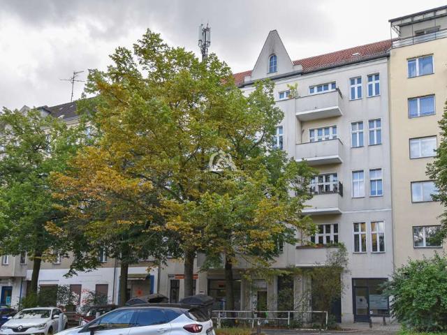 2 ZIMMER WOHNUNG IM HOCHPARTERRE MIT BALKON IM RUHIGEN HINTERHAUS IN WILMERSDORF PROVISIONSFREI