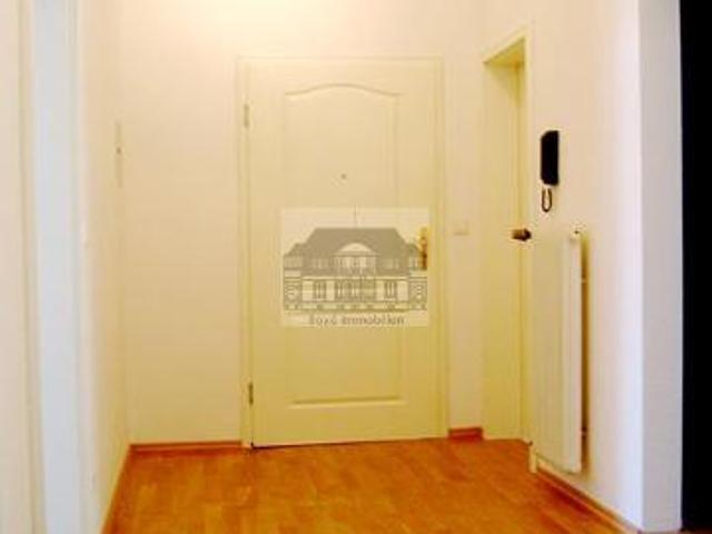 2 Zimmer Wohnung im Hochparterre mit Innenhof