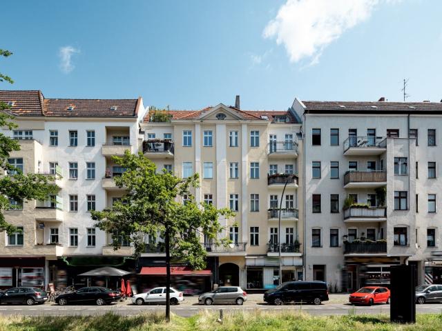 2 Zimmer Wohnung im ruhigen Seitenflügel in der lebhaften Müllerstraße!