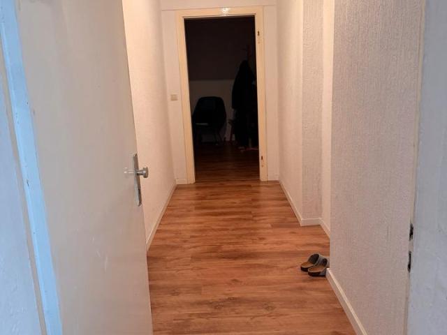 2 Zimmer Wohnung im Untergeschoss eines Einfamilienhauses