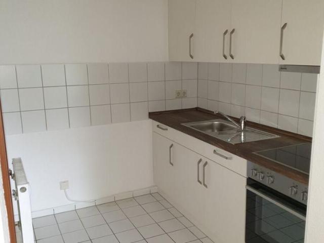 2 Zimmer Wohnung im 1. OG mit Einbauküche, Balkon und Aufzug, Mannichswalder Platz, Crimmitschau