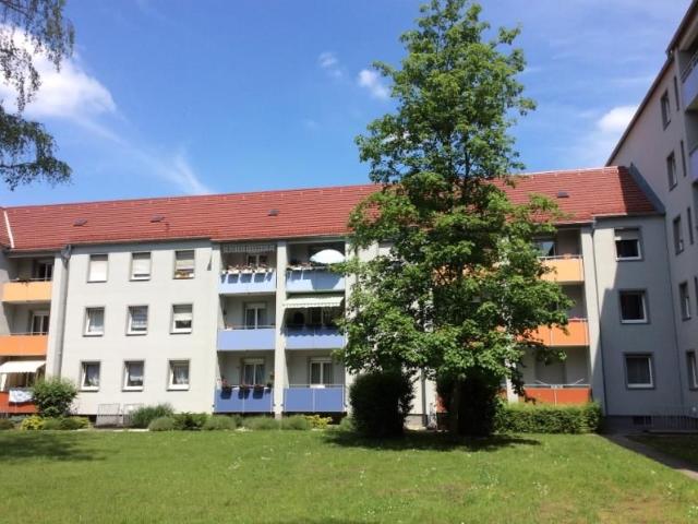 2 Zimmer Wohnung im 1. OG mit Loggia