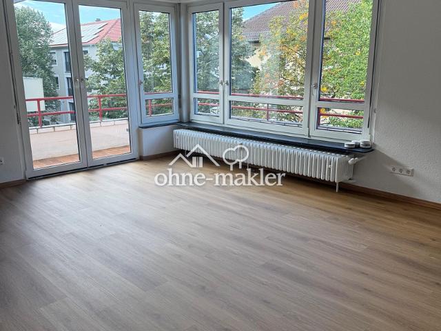 2 Zimmer Wohnung in MA Lindenhof frisch renoviert, saniertes Badezimmer, Einbauküche & Balkon