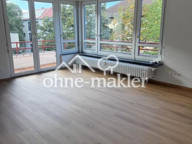 2 Zimmer Wohnung in MA Lindenhof frisch renoviert, saniertes Badezimmer, Einbauküche & Balkon