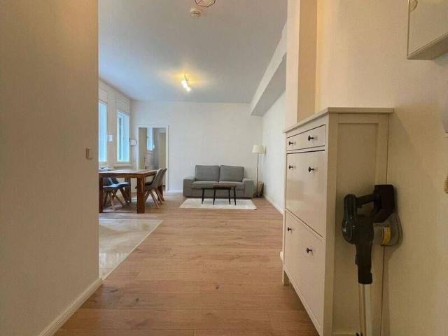 2 Zimmer Wohnung in Architektur Ikone direkt am pulsierenden Kurfürstendamm befristet