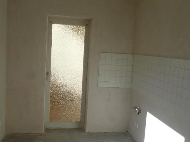 Gut geschnittene 3 Zimmer Wohnung mit modernen Duschbad in Duisburg Wanheimerort