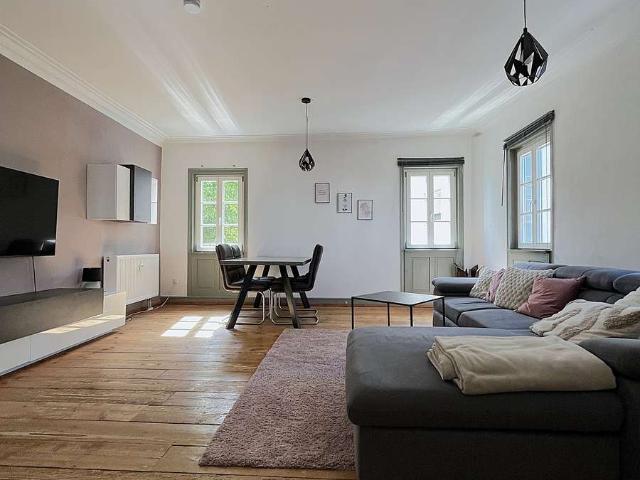 2 Zimmer Wohnung in denkmalgeschütztem Altbau
