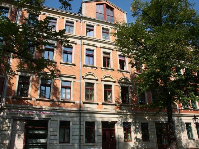 2 Zimmer Wohnung in einem sanierten Gründerhaus mit Balkon