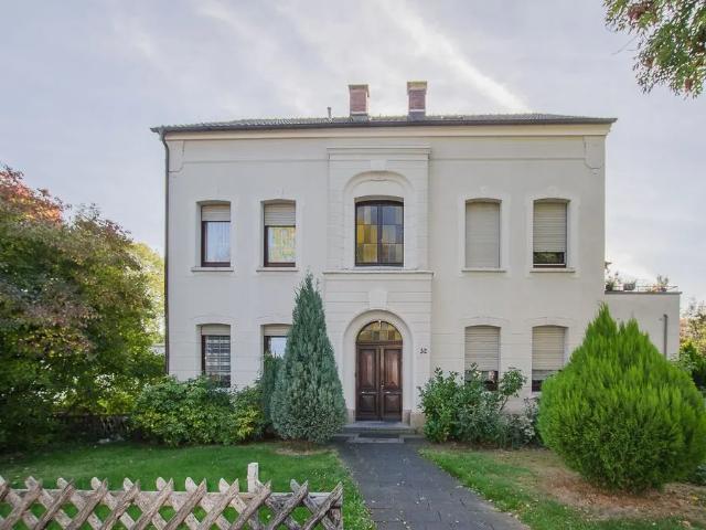 2 Zimmer Wohnung in einer Jugendstilvilla