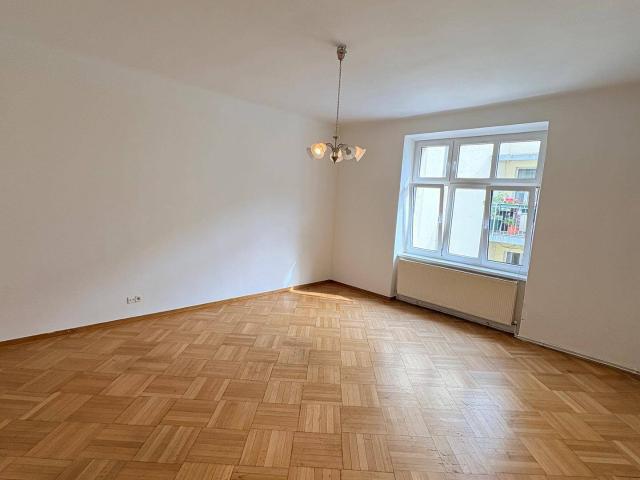 2 Zimmer Wohnung in gut erhaltenem Altbau mit Gartenmitbenützung