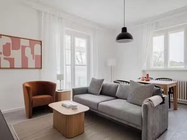 2 Zimmer Wohnung in Hohenzollerndamm