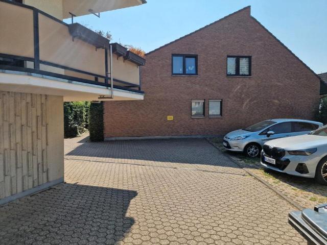 2 Zimmer Wohnung in Köln Widdersdorf Terrasse Garage Keller