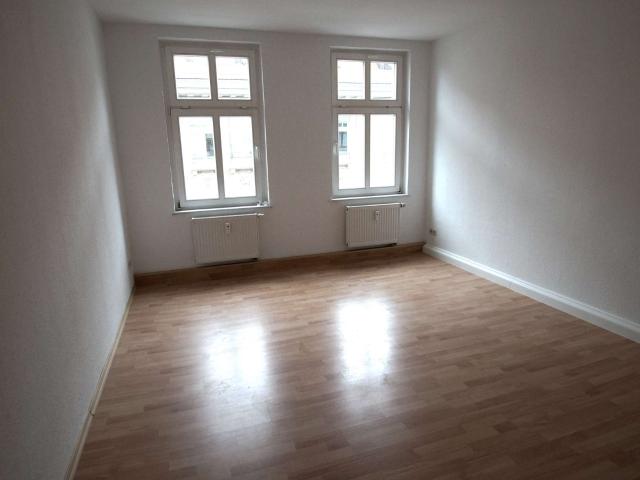 2 Zimmer Wohnung in Lindenau, Laminat, Badewanne | Künne Immobilien Gruppe