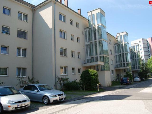 2 zimmer wohnung in linz/bindermichl mit balkon und lift ab 1. november verfügbar! achtung die wohnung wird im oktober 2026 noch saniert!