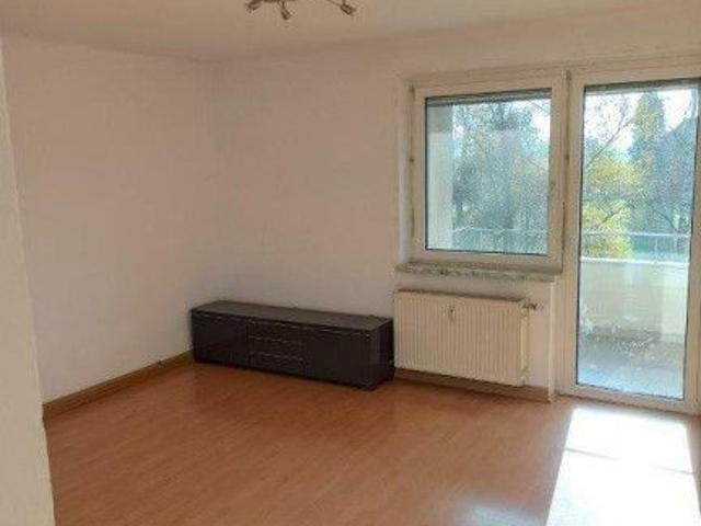 2 Zimmer Wohnung in Linz/Bindermichl mit Balkon und Lift ab 1. November verfügbar! ACHTUNG die Wohnung wird im Oktober 2026 noch saniert!