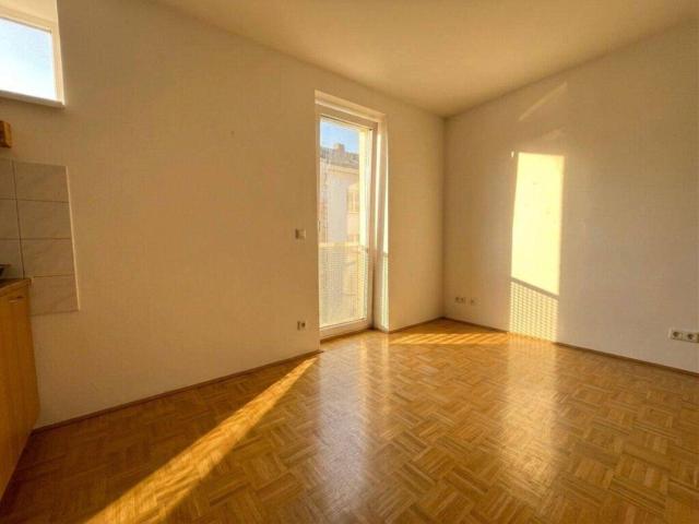 2 Zimmer Wohnung in Ruhelage mit Tiefgaragenplatz