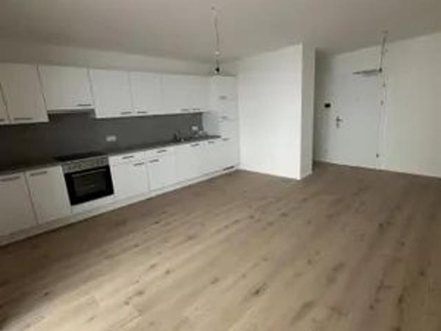 2 Zimmer Wohnung in ruhigen Innenhofgebäude in unmittelbarer Nähe zur U4 Unter St. Veit