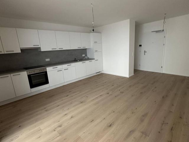 2 Zimmer Wohnung in ruhigen Innenhofgebäude in unmittelbarer Nähe zur U4 Unter St. Veit