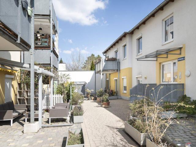 2 Zimmer Wohnung in ruhiger Lage – Balkon, Klima & Garagenplatz