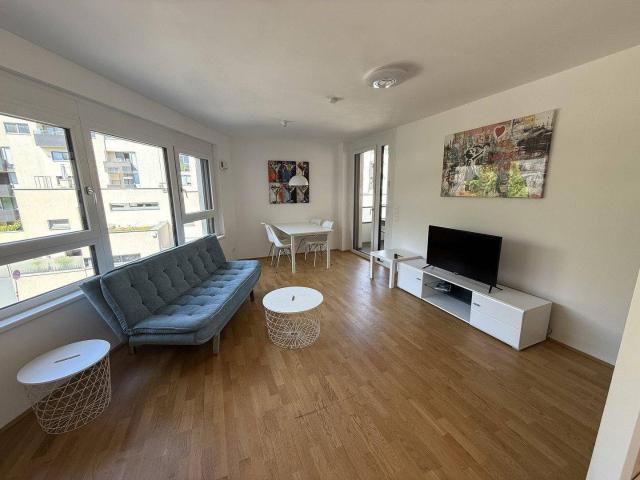 2 Zimmer Wohnung mit Deckenkühlung, komplett eingerichtet, gratis W Lan, nähe U3 Kendlerstrasse