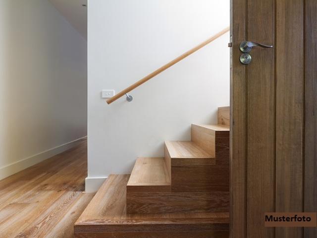 2 Zimmer Wohnung, Terrasse und Stellplatz