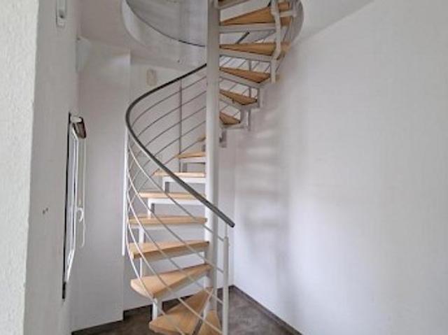 2 Zimmer Wohnung über 3 Etagen