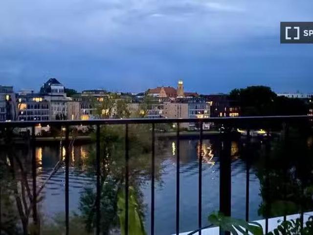 2 Zimmer Wohnung zur Miete in Berlin