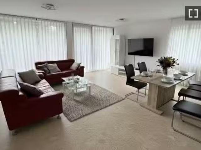 2 Zimmer Wohnung zur Miete in Berlin