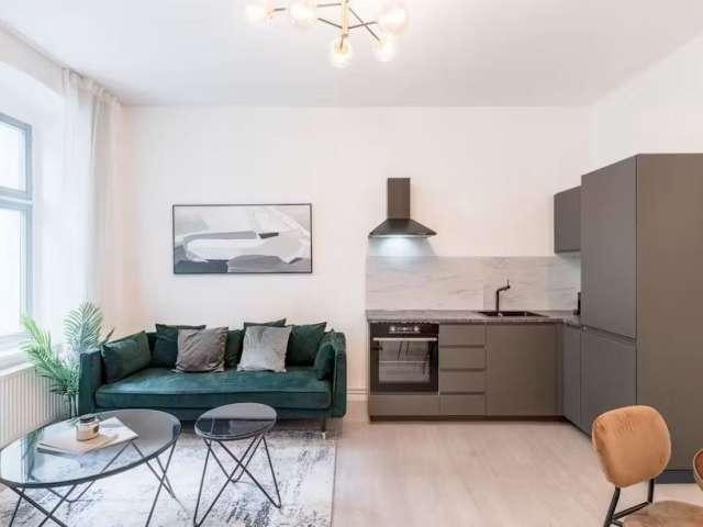 2 Zimmer Wohnung zur Miete in Berlin
