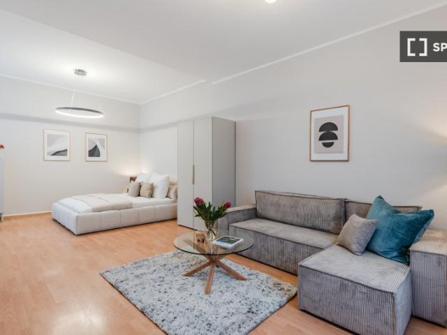 2 Zimmer Wohnung zur Miete in Berlin