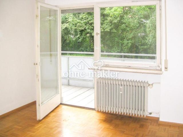 2 Zimmer Wohnung, 2 Balkone, Einbauküche und Parkplatz