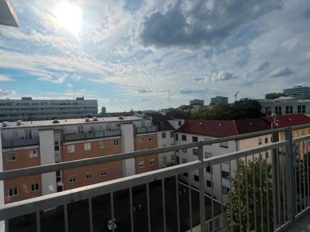 2 Zimmer Wohnung, 58 qm, vollmöbliert, große Terrasse