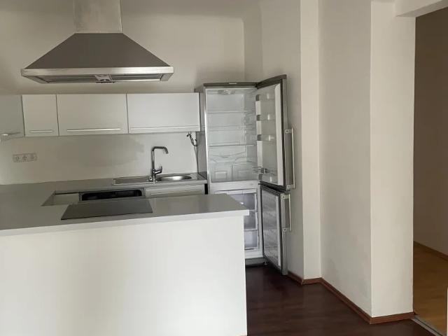 3 Zimmer Altbauwohnung mit Balkon
