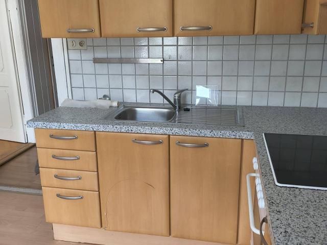 2 Zimmer Altbauwohnung mit Küche und Bad