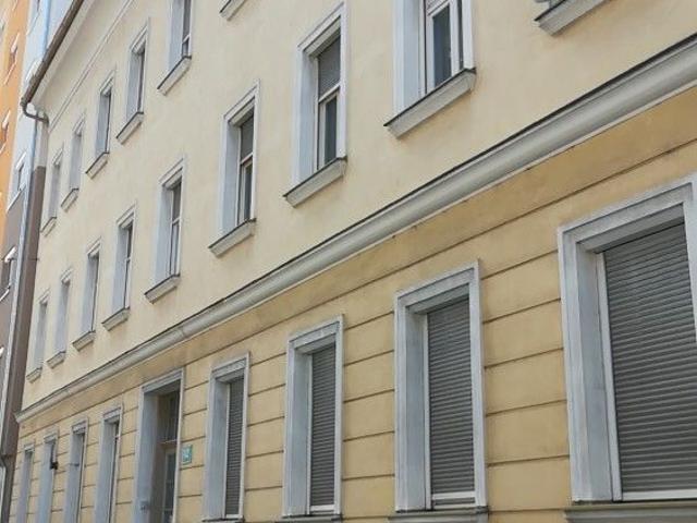 2 Zimmer Altbauwohnung nähe Bahnhof Provisionsfrei!