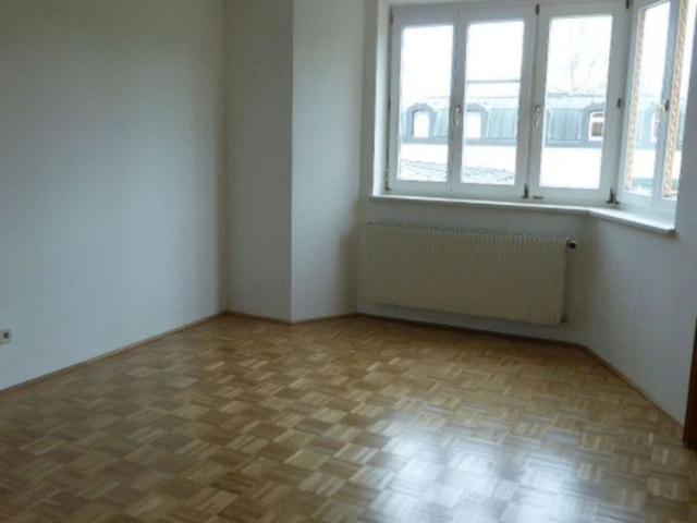 2 Zimmer Altbauwohnung bei Uni und Stadtpark Provisionsfrei!