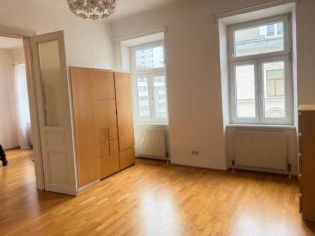 2 Zimmer Altbauwohnung ca. 65m², unmittelbarer Nähe Klinik Landstraße