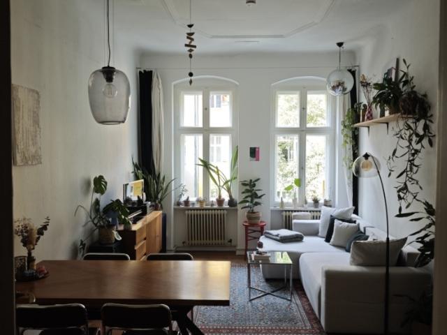 2 Zimmer Altbauwohnung für 4 Monate Zwischenmiete