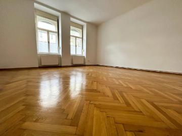 2 ½ Zimmer Altbauwohnung im Herzen der Stadt!