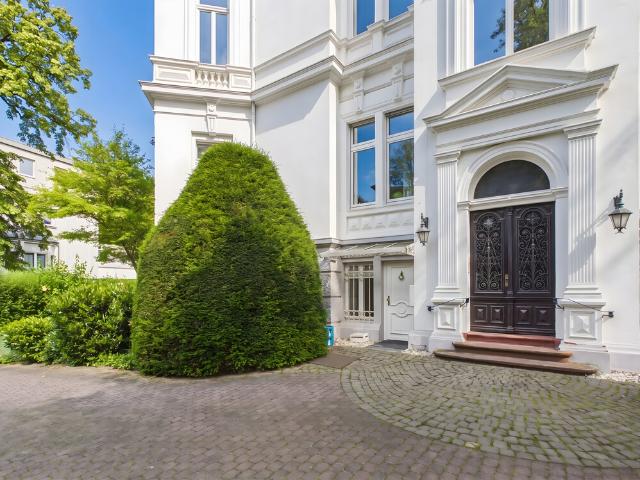 2 Zimmer Altbauwohnung in begehrter Lage von Wiesbaden