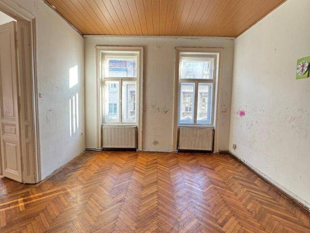 2 Zimmer Altbauwohnung in sehr guter Lage!