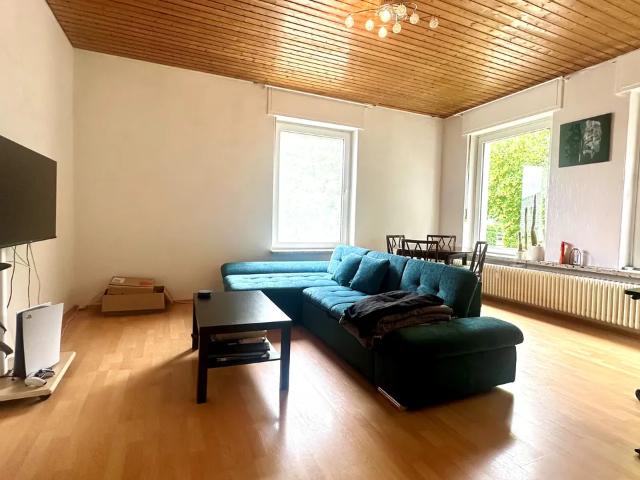 2 Zimmer Altbauwohnung in zentraler Lage