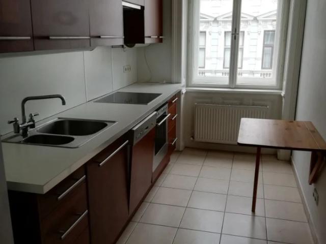 2 Zimmer ALTBAU NÄHE VOLKSOPER